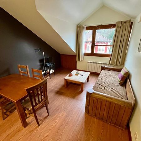 Lotila Flats Cuirgu Aparthotel Felechosa Bagian luar foto