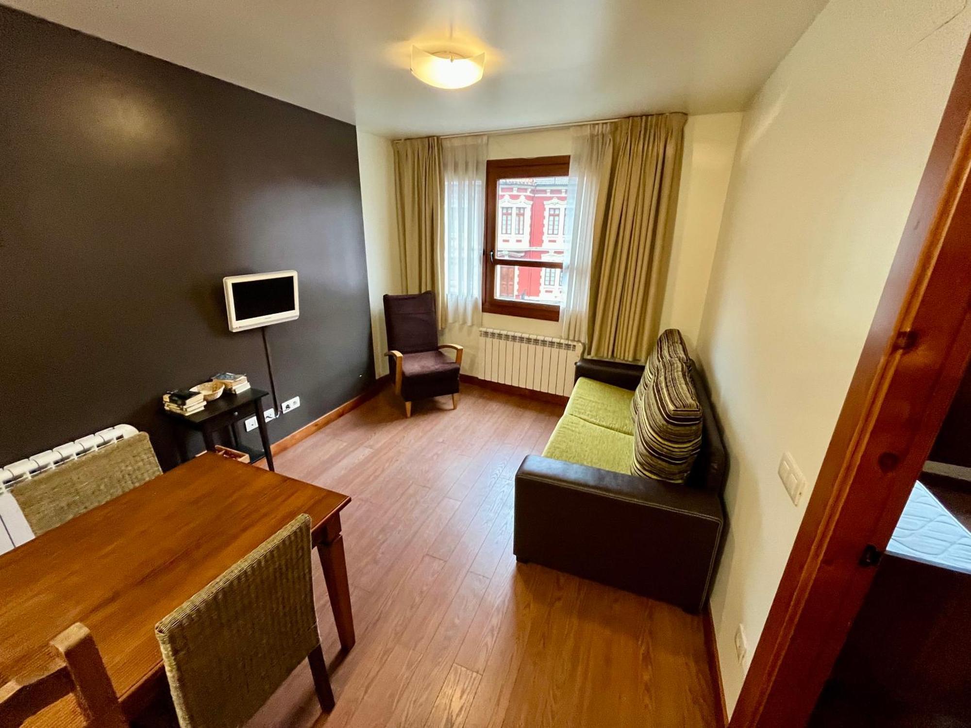 Lotila Flats Cuirgu Aparthotel Felechosa Bagian luar foto