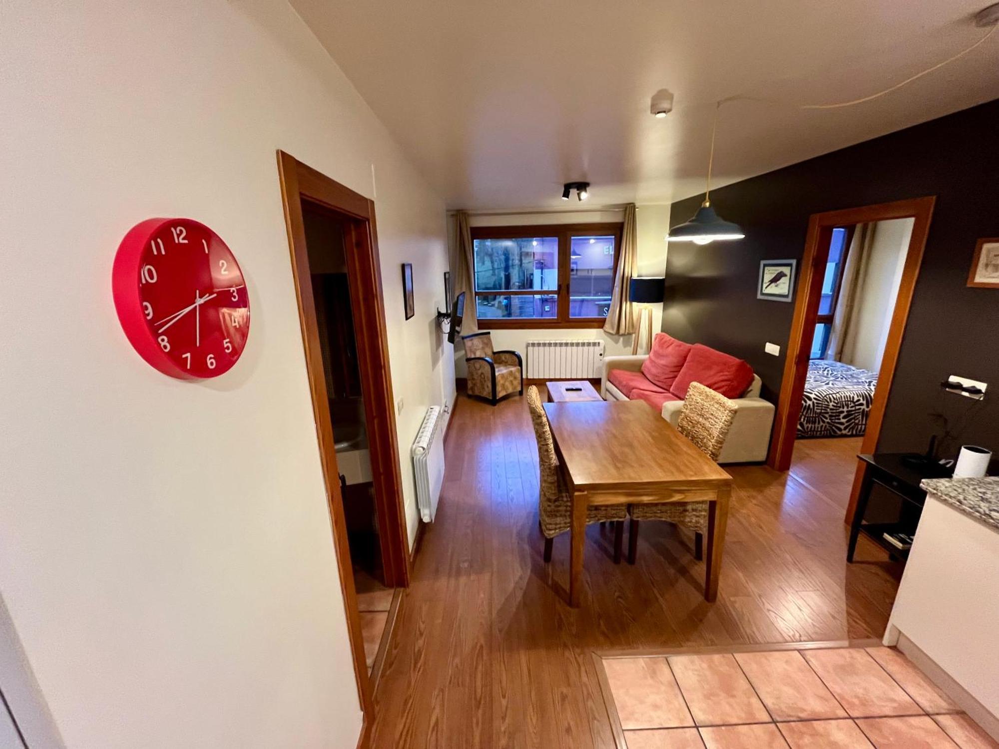 Lotila Flats Cuirgu Aparthotel Felechosa Bagian luar foto