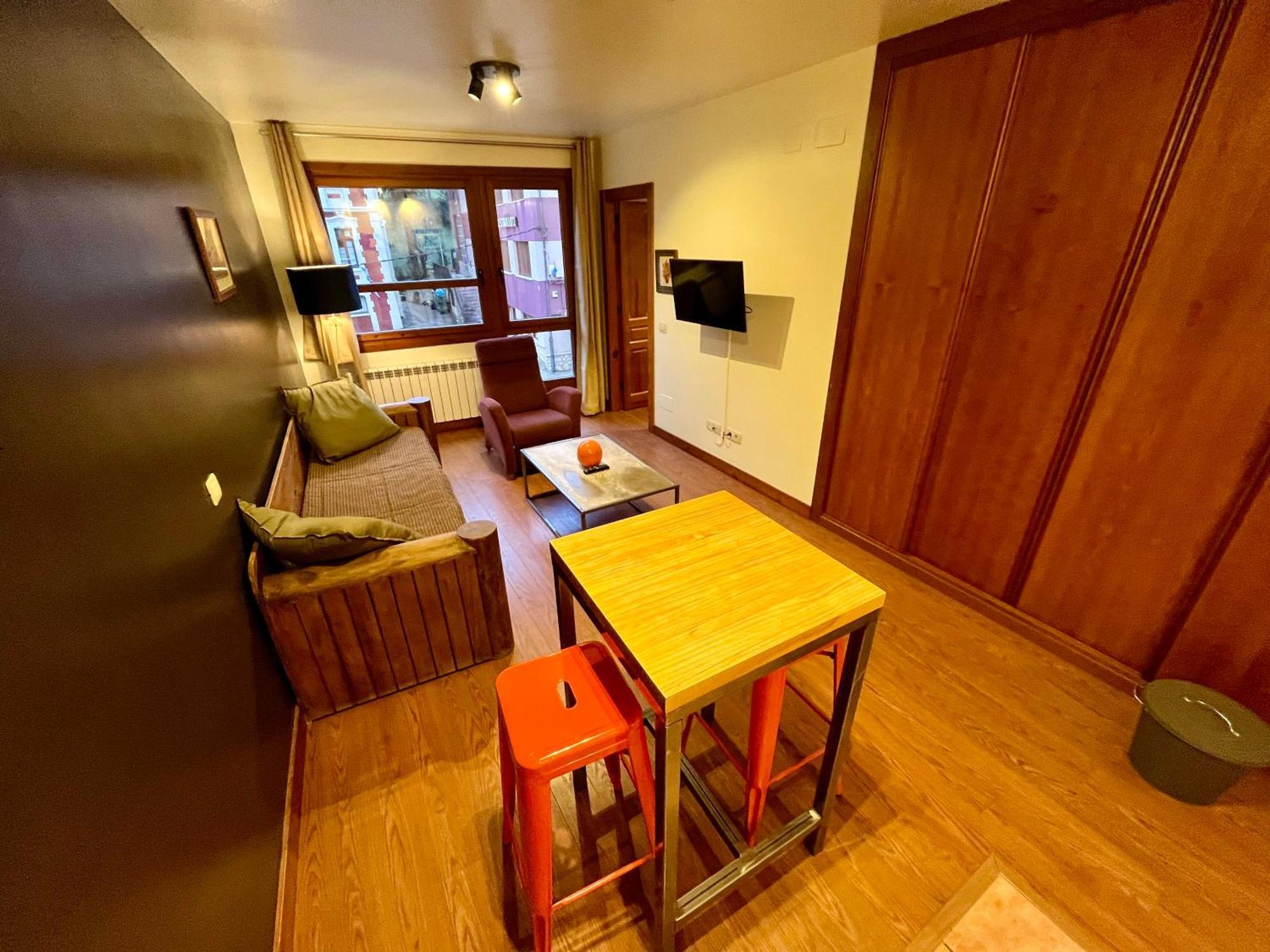 Lotila Flats Cuirgu Aparthotel Felechosa Bagian luar foto